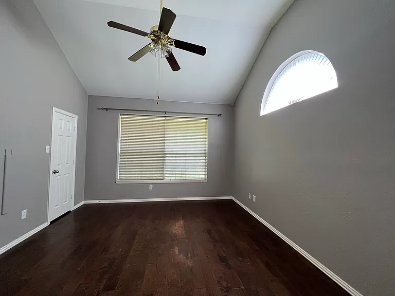 9811 Cliffside Dr — Photo 14