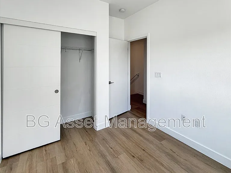 3909 Wattling St — Photo 22