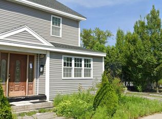 28 Moore St, Lowell, MA 01852