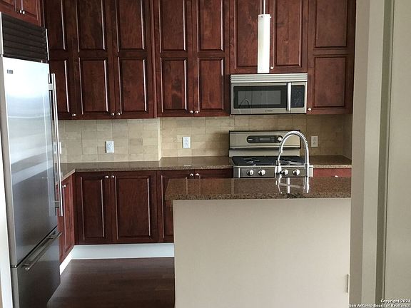 5th image of 610 E MARKET ST #2613