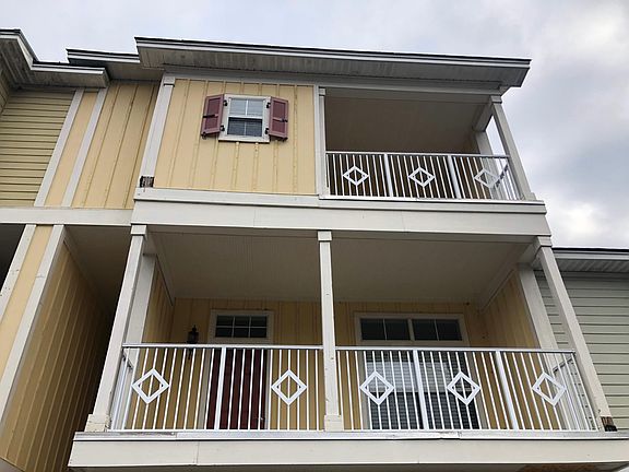 master balcony above