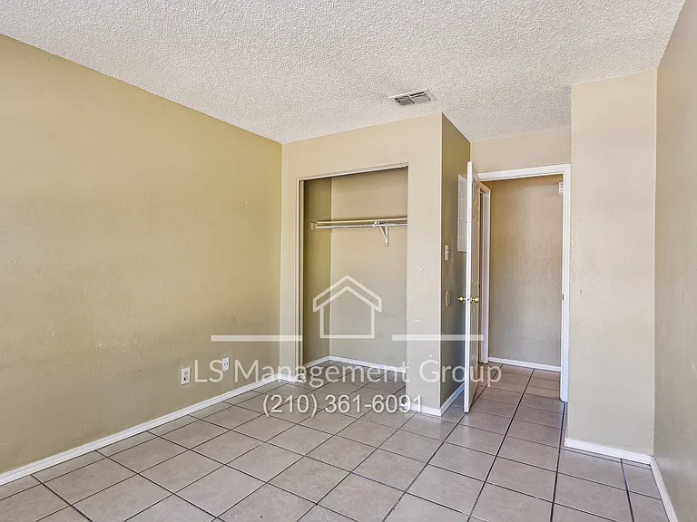6702 Windsor Holw — Photo 31