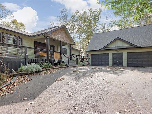 2nd image of 960 Palisade Dr