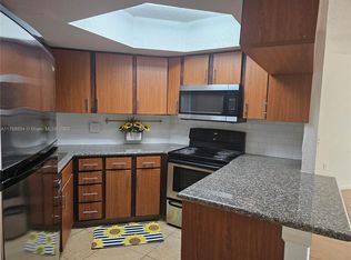 8323 Lake Dr APT 503, Doral, FL 33166