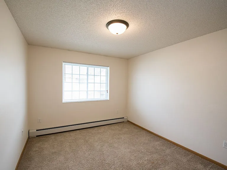 Pheasant Run Apartments — Photo 14