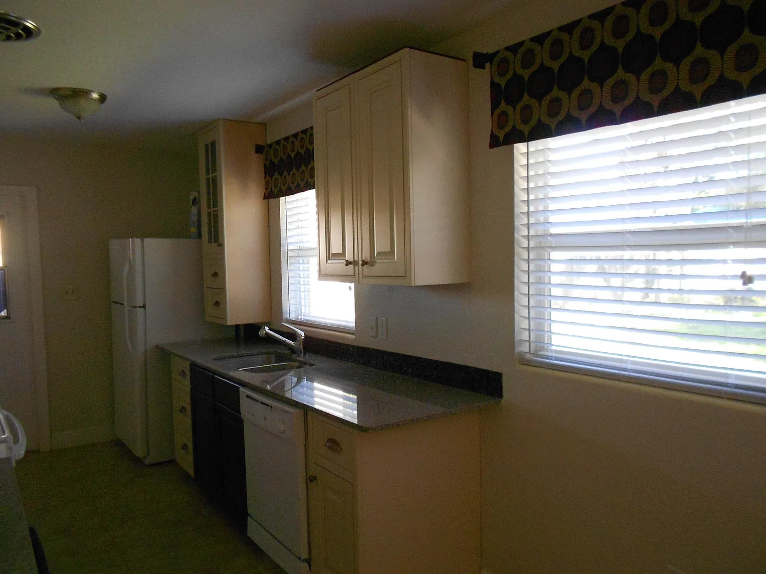 510 Carvell Drive — Photo 4