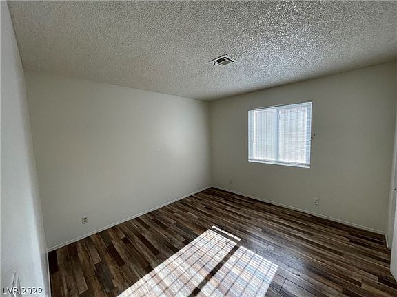 4th image of 4580 Carriage Park Dr APT C