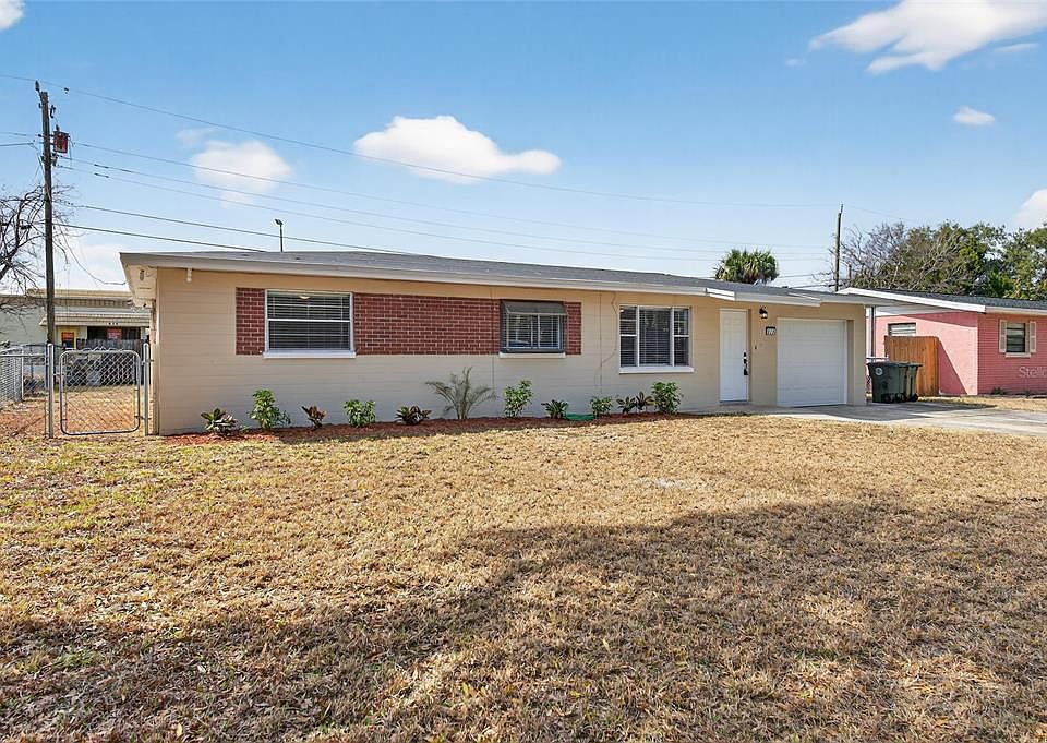 1st image of 828 WHITE COURT