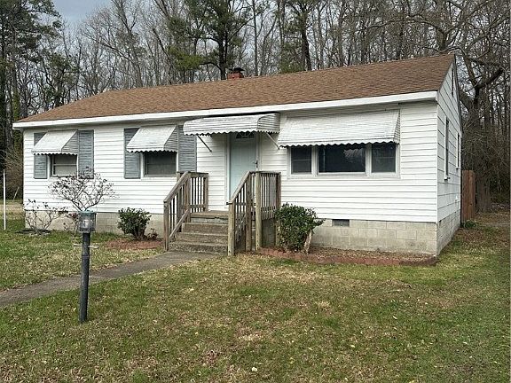 3rd image of 205 Airport Rd