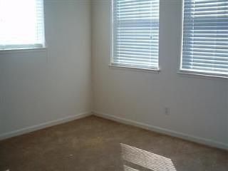 4th image of 721 Saffron Dr