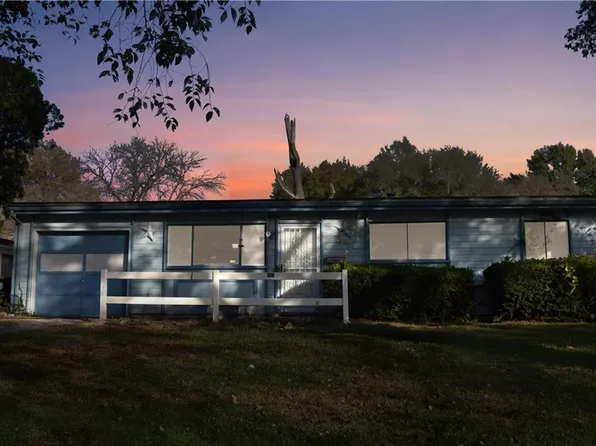 8611 Crystal Ave, Kansas City, MO 64138