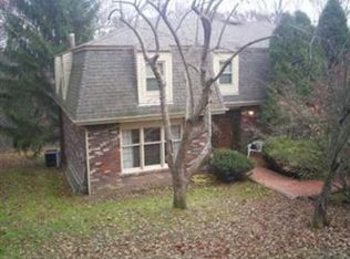 240 Millview Dr, Pittsburgh, PA