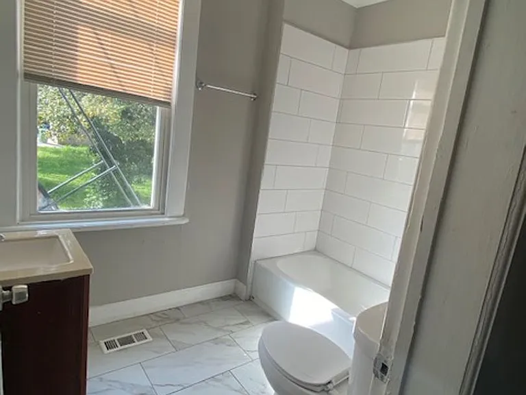3905 W Forest Park Ave — Photo 8