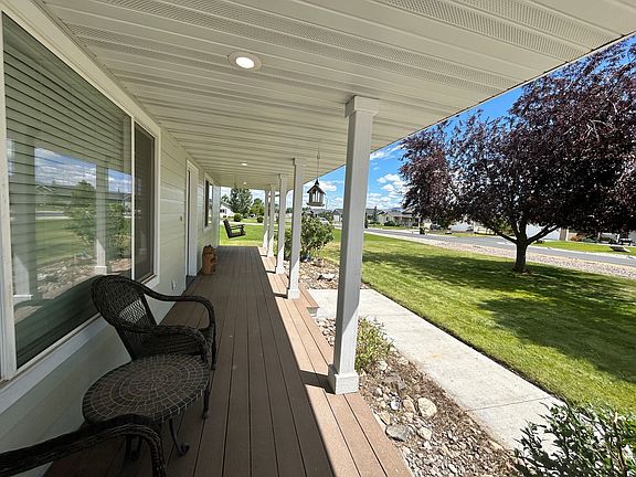 3rd image of 1093 Centennial Ln