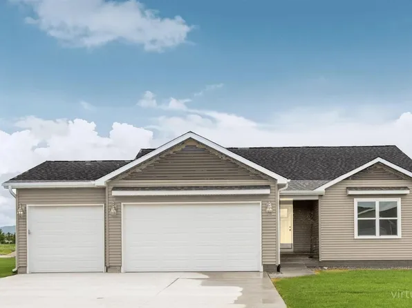 4005 Broomfield Dr, Cedar Falls, IA 50613