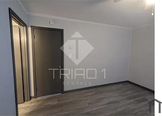804 Meadow Ridge Ct #D — Photo 10