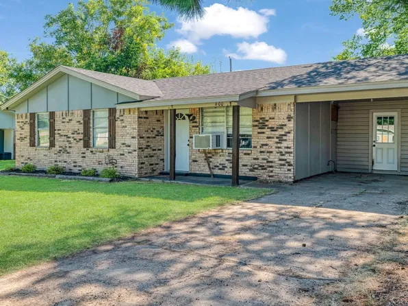 600 Sunset St, Blossom, TX 75416