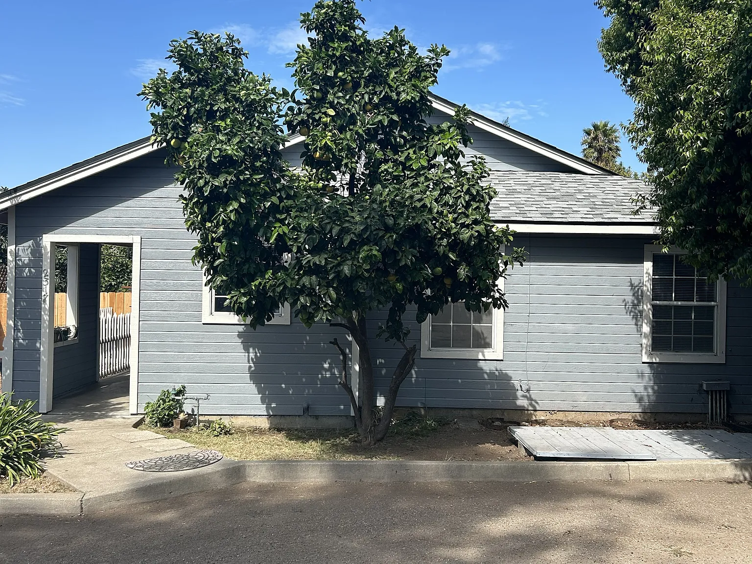 2 bed, 725 sqft, $2,000 — Photo 2
