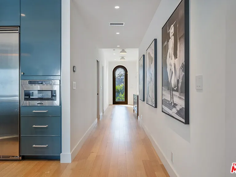 1222 S Genesee Ave — Photo 25
