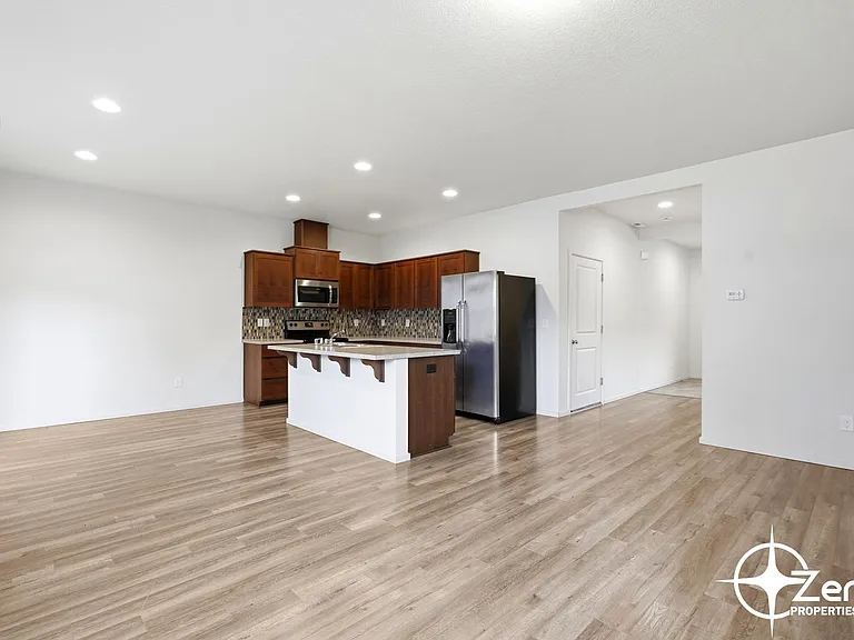 1400 NE 85th Way — Photo 4