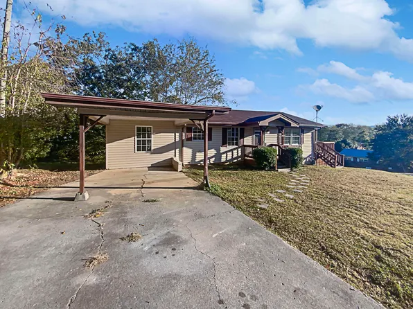 307 Crawford Ter, Tunnel Hill, GA 30755