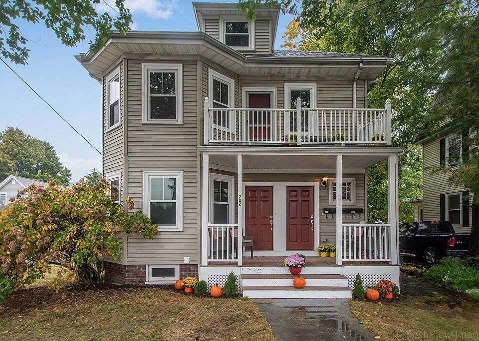 1st image of 224 Waverley St #B