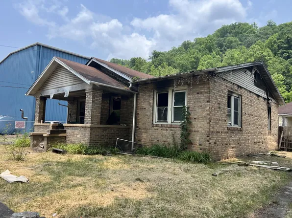359 Callahan Ave, Appalachia, VA 24216