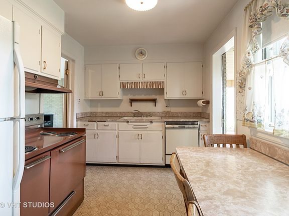 4th image of 6868 N Kilpatrick Ave