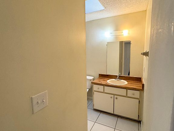 5th image of 35 Brittany Ln #B