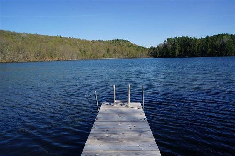 3rd image of 562 SCOTT LAKE Road