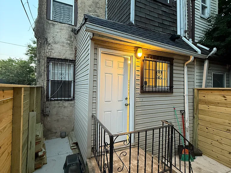2048 N Darien St — Photo 26