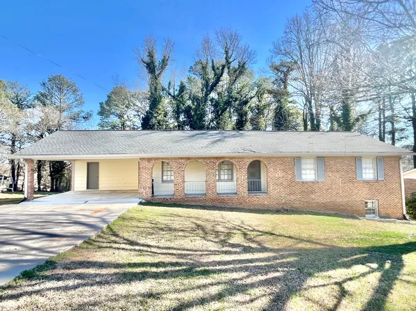 2072 Windsor Ln, Snellville, GA 30078