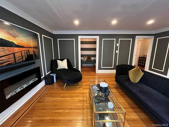 2nd image of 36 Pondfield Road West Road W #2A