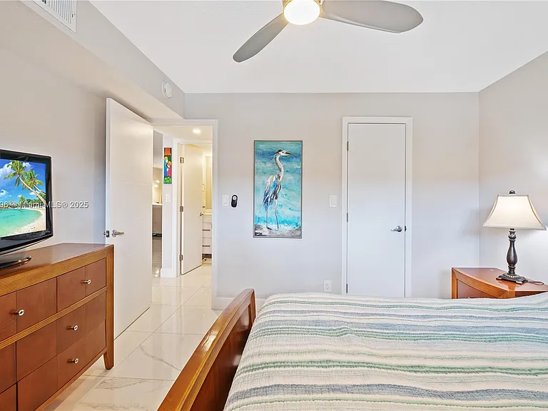 711 S Hollybrook Dr #109 — Photo 21