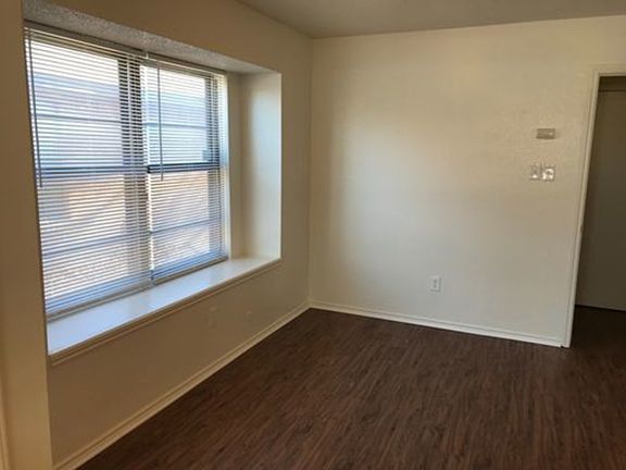 5th image of 810 Richards Dr