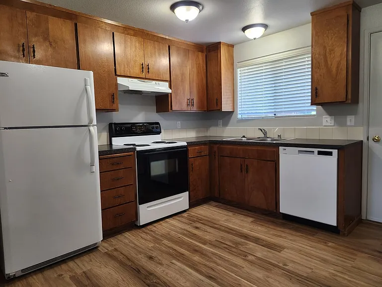 5464 Bel West Dr — Photo 4