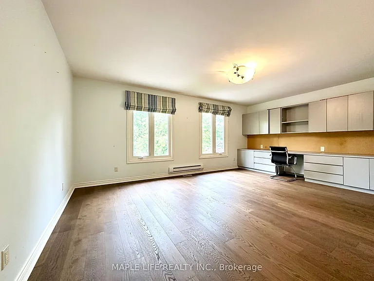 52 Prince Edward Blvd — Photo 34