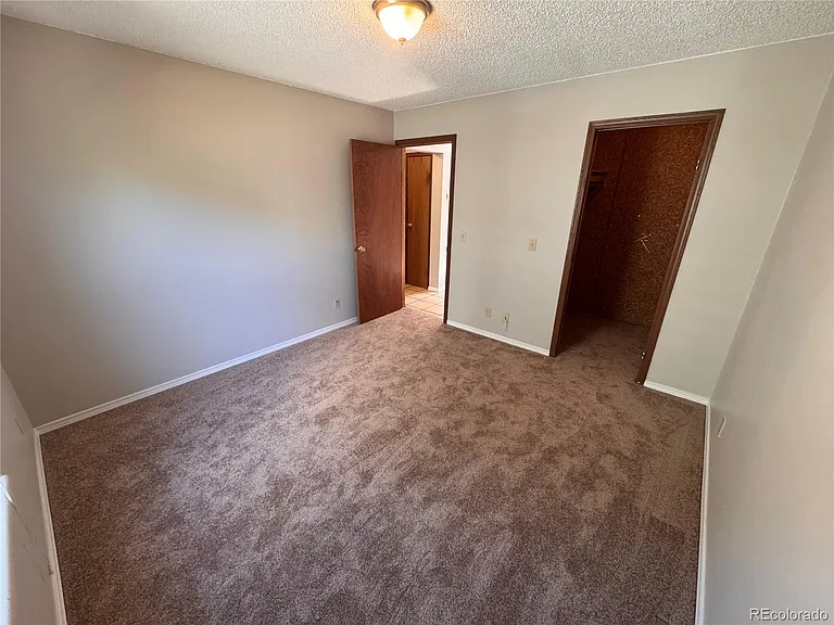 8674 Bluegrass Cir — Photo 13
