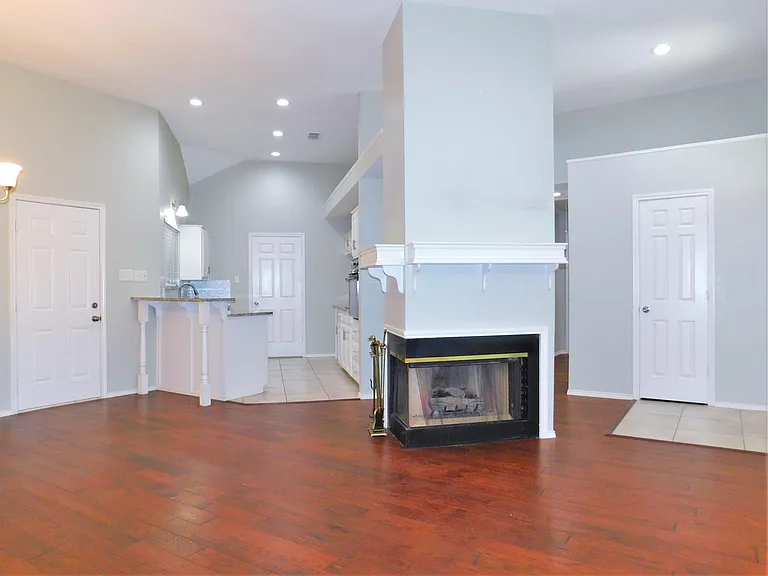 1539 Pickwick Ln — Photo 7