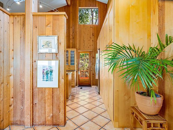 4th image of 572 Montecito Boulevard