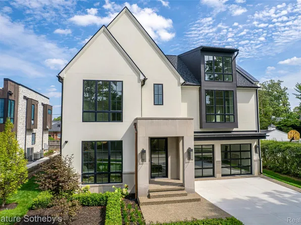 1042 Brookwood St, Birmingham, MI 48009