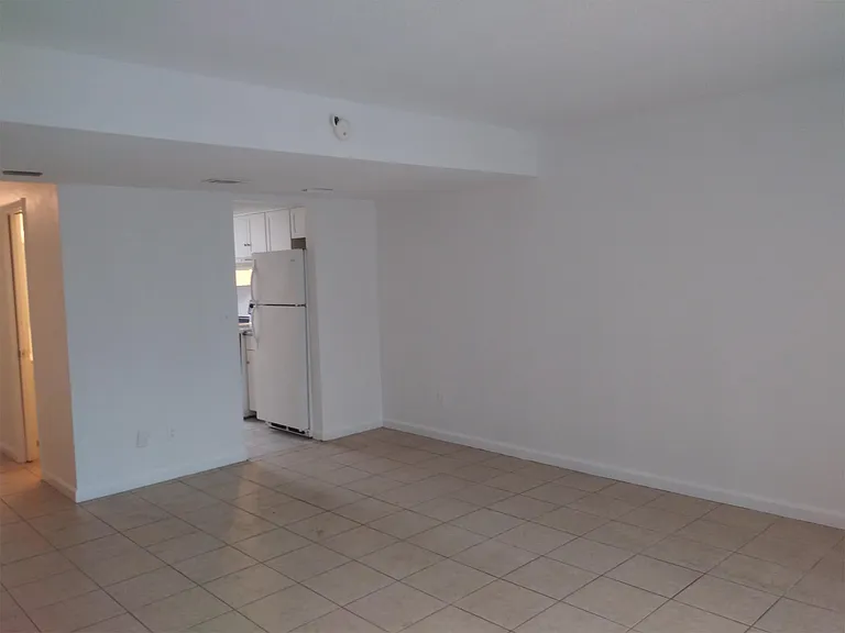 625 N Halifax Ave #6 — Photo 9