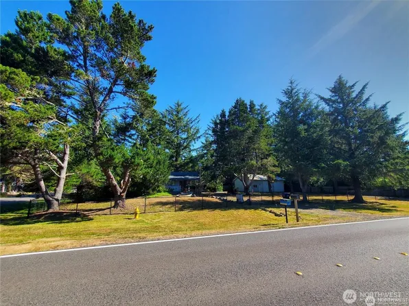 1000 Mt.Olympus Avenue SE, Ocean Shores, WA 98569