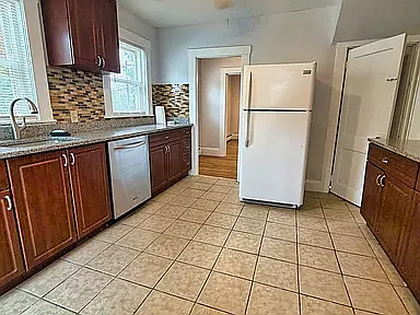 3 bed, 1.0 bath, $3,750 — Photo 3