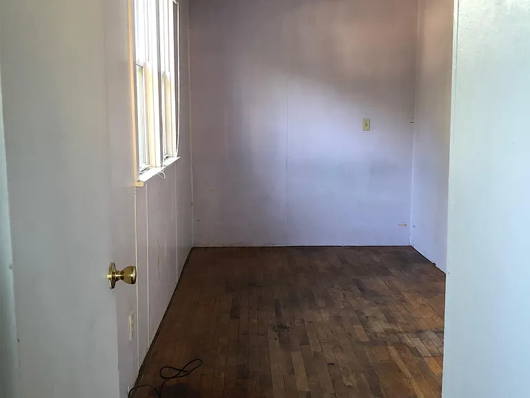 501 S University Ave — Photo 6