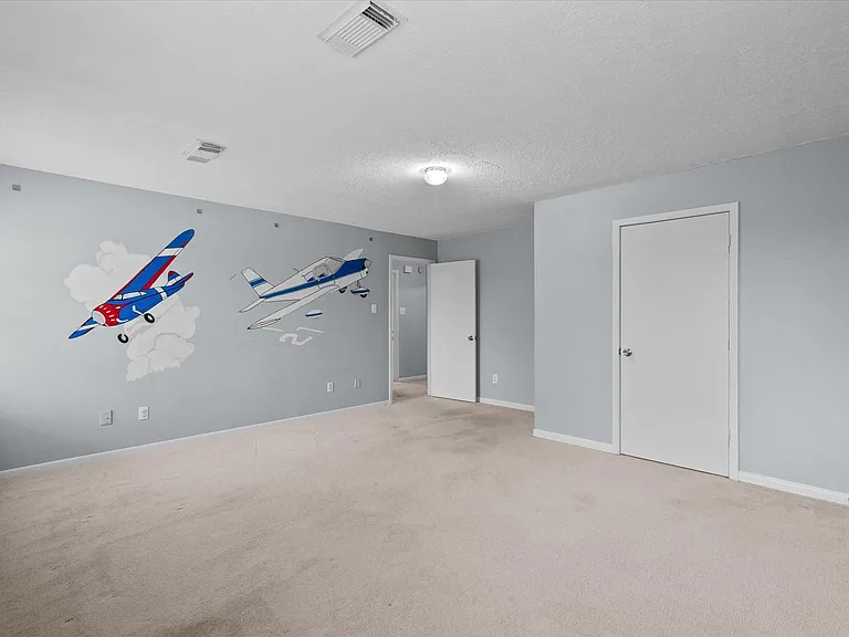 4915 Stone Harbor Dr — Photo 29