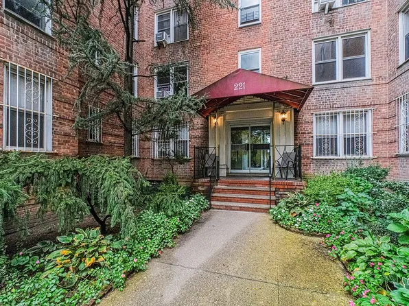 221 McDonald Ave APT 5C, Brooklyn, NY 11218