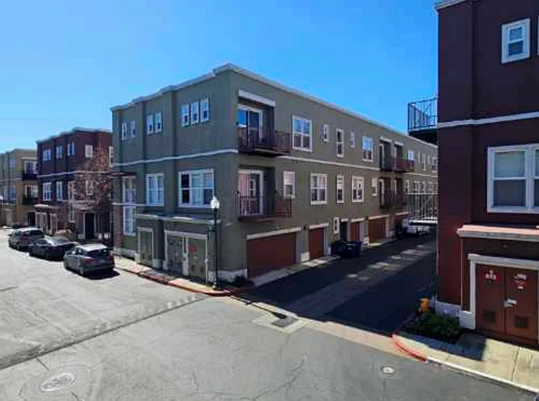 22829 Paseo Pl