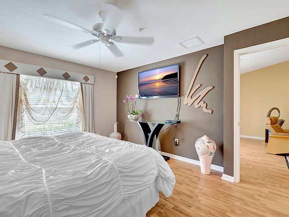 2nd image of 4720 Lucerne Lakes Boulevard #811