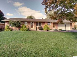 1704 Wilmar Dr, Quincy, IL 62301